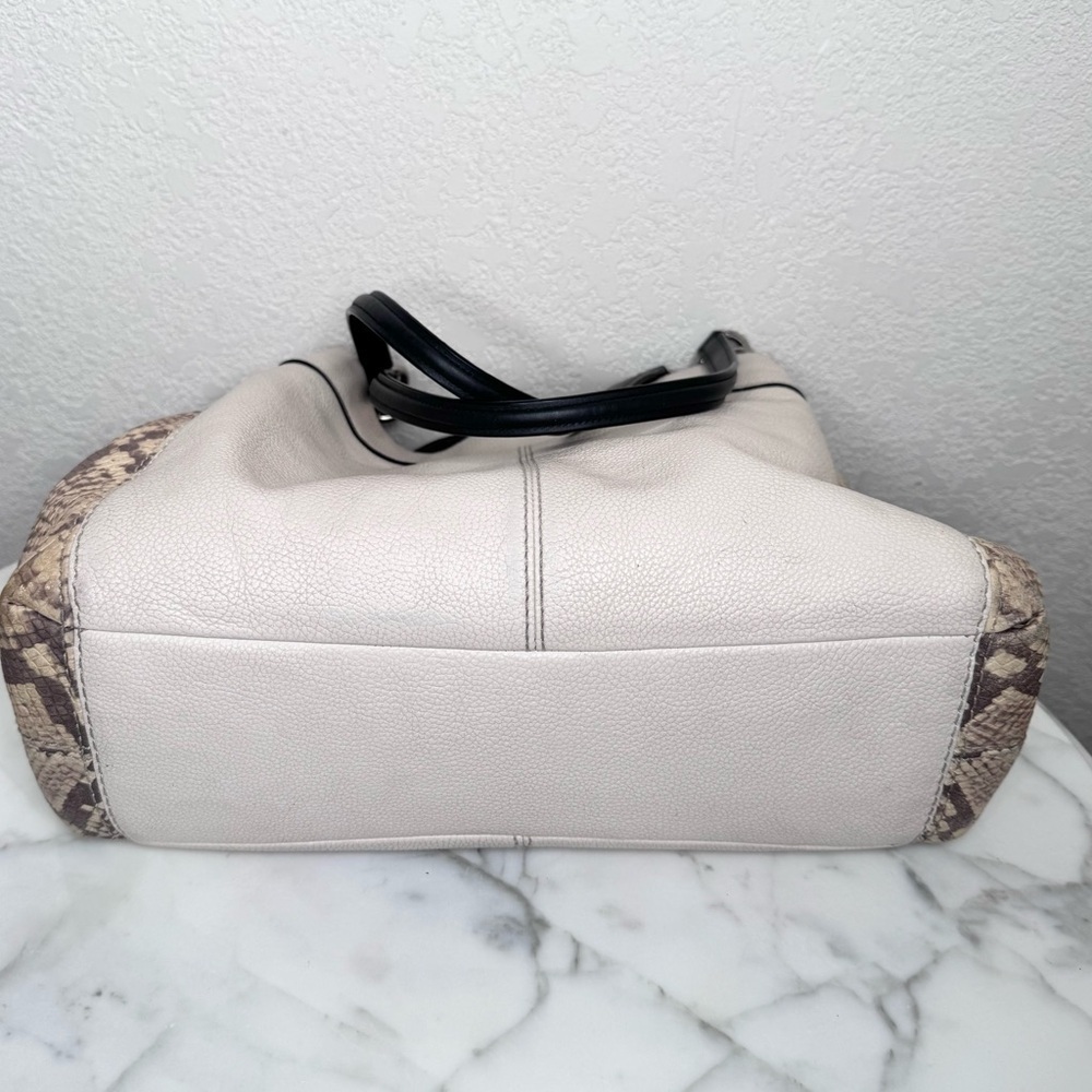 Coach Genuine cream soft leather “Lexy” Shoulder Bag, snake embossed accents EUC - Picture 7 of 9